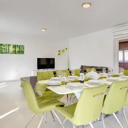 Holiday home Buzdonka Pula