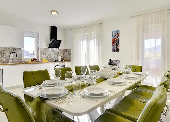 빌라 Buzdonka 풀라